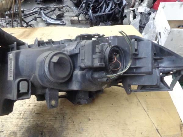 PHARE DROIT RENAULT - Vue 2